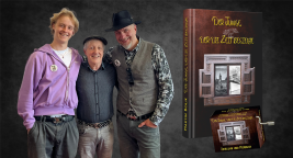 Roman und Hörbuch von "Der Junge, der die Zeit besiegte" - von links nach rechts: Erik Elias Bolik, Santiago Ziesmer, Martin Bolik