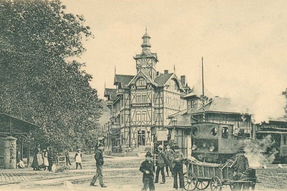 Ansichtskarte »Am Bahnhof Westerntor, Wernigerode« - Stengel & Co., Dresden-Berlin